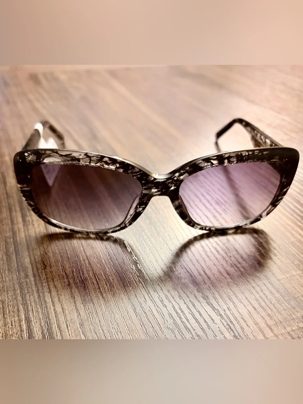 NWT Moda Black Lace Patterned Sunglasses
